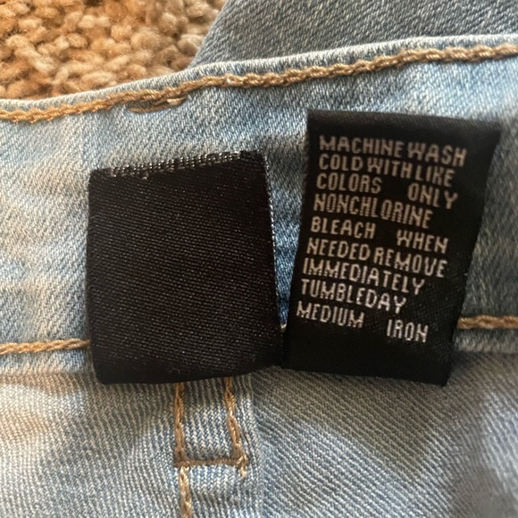 Plus Size 2XL, Fashion Nova Light Blue Denim, Stretchy Skinny Jeans , worn once - Picture 4 of 6